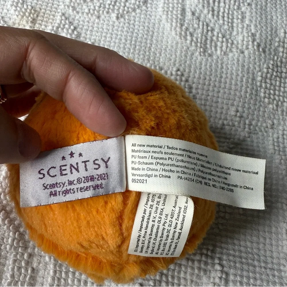 Scentsy Buddy Clip Pumpkin Jack-O-Lantern Orange Plush Halloween 4 Inch